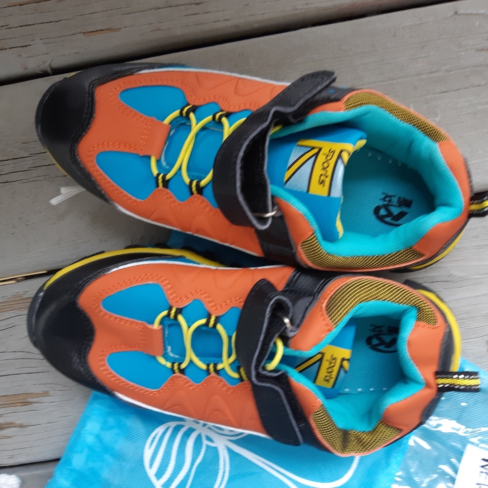 Brand new Youth 5 runners